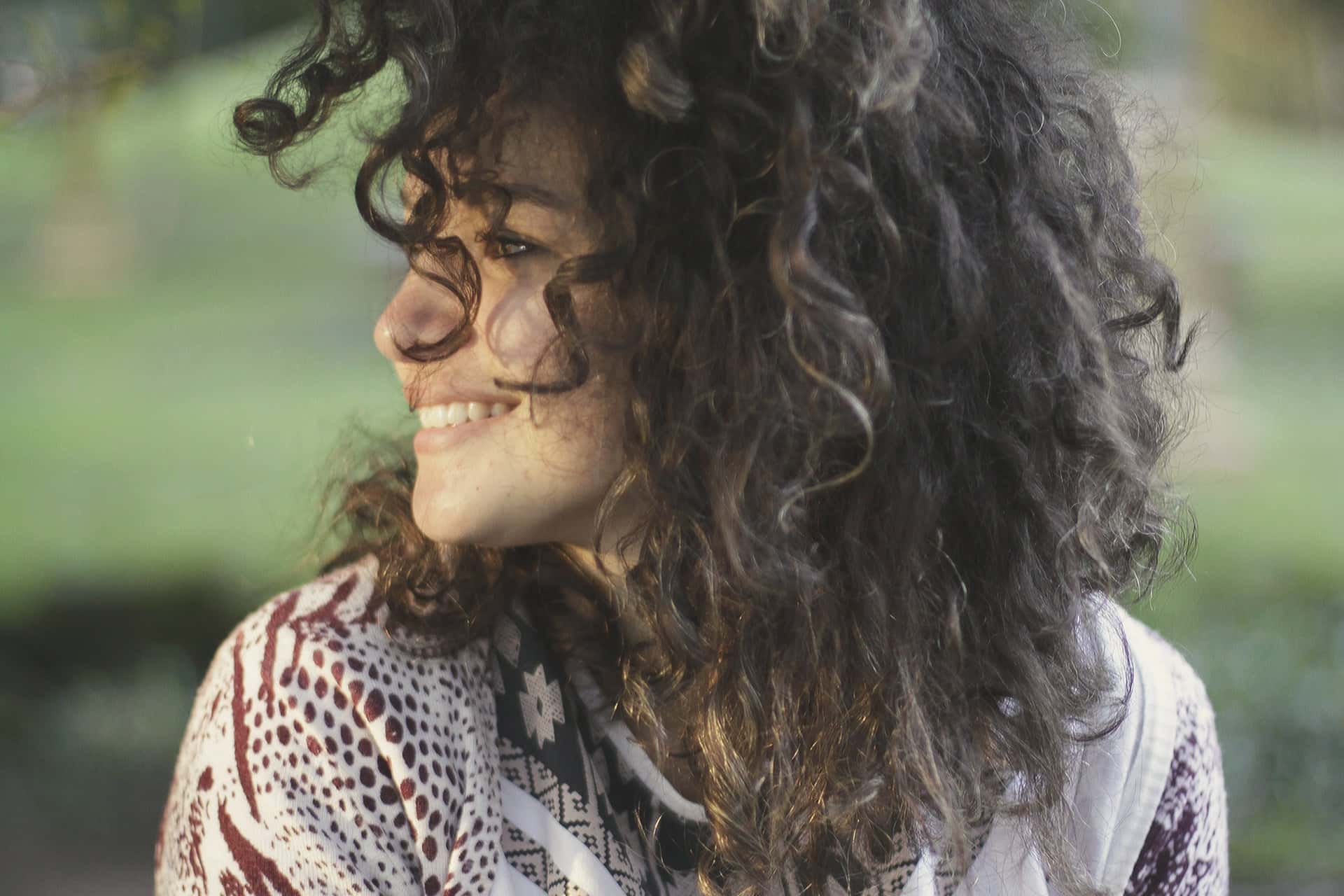 smile smile at strangers