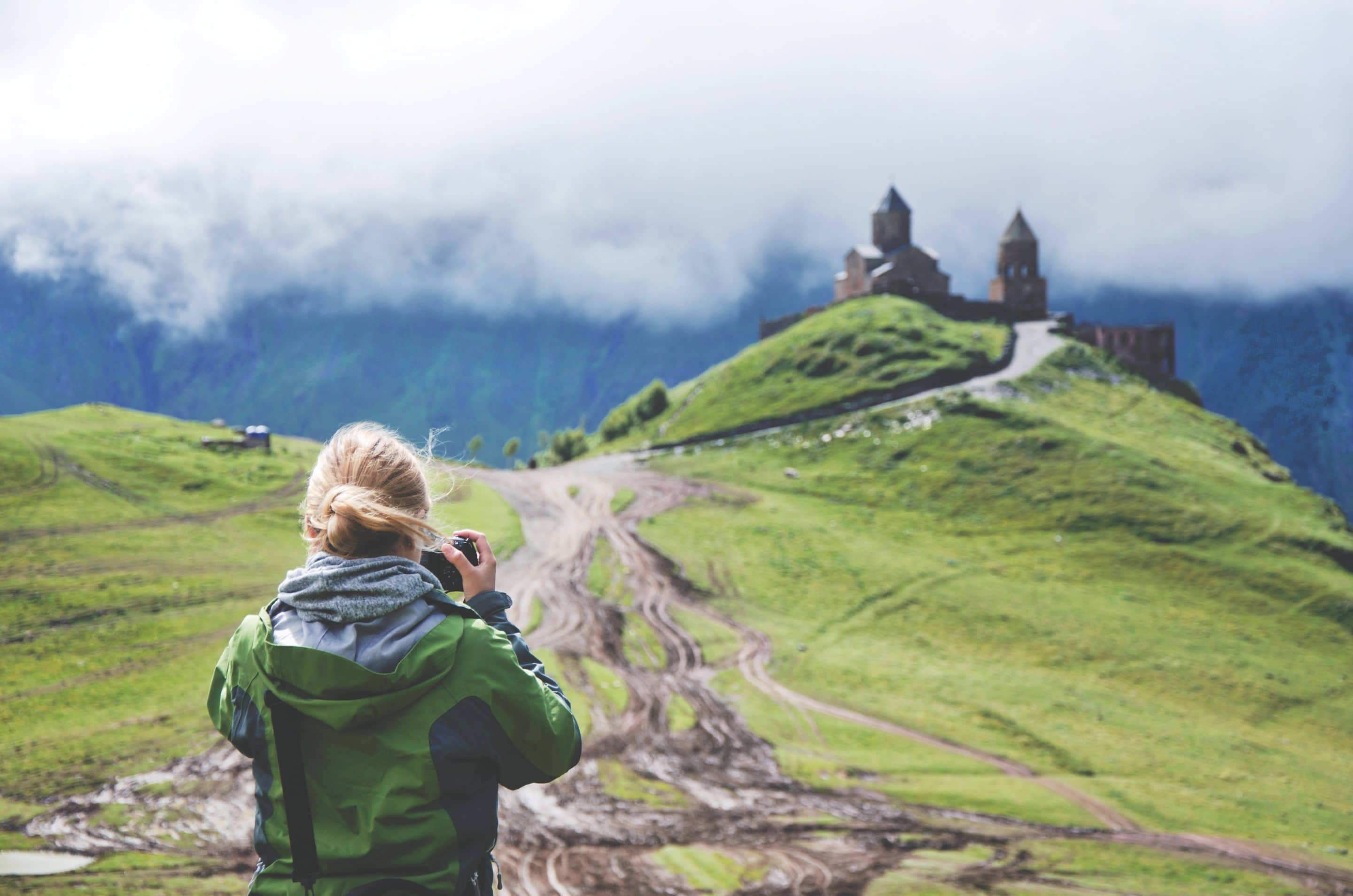 5 Ways to Keep Your Career on Track While You Travel